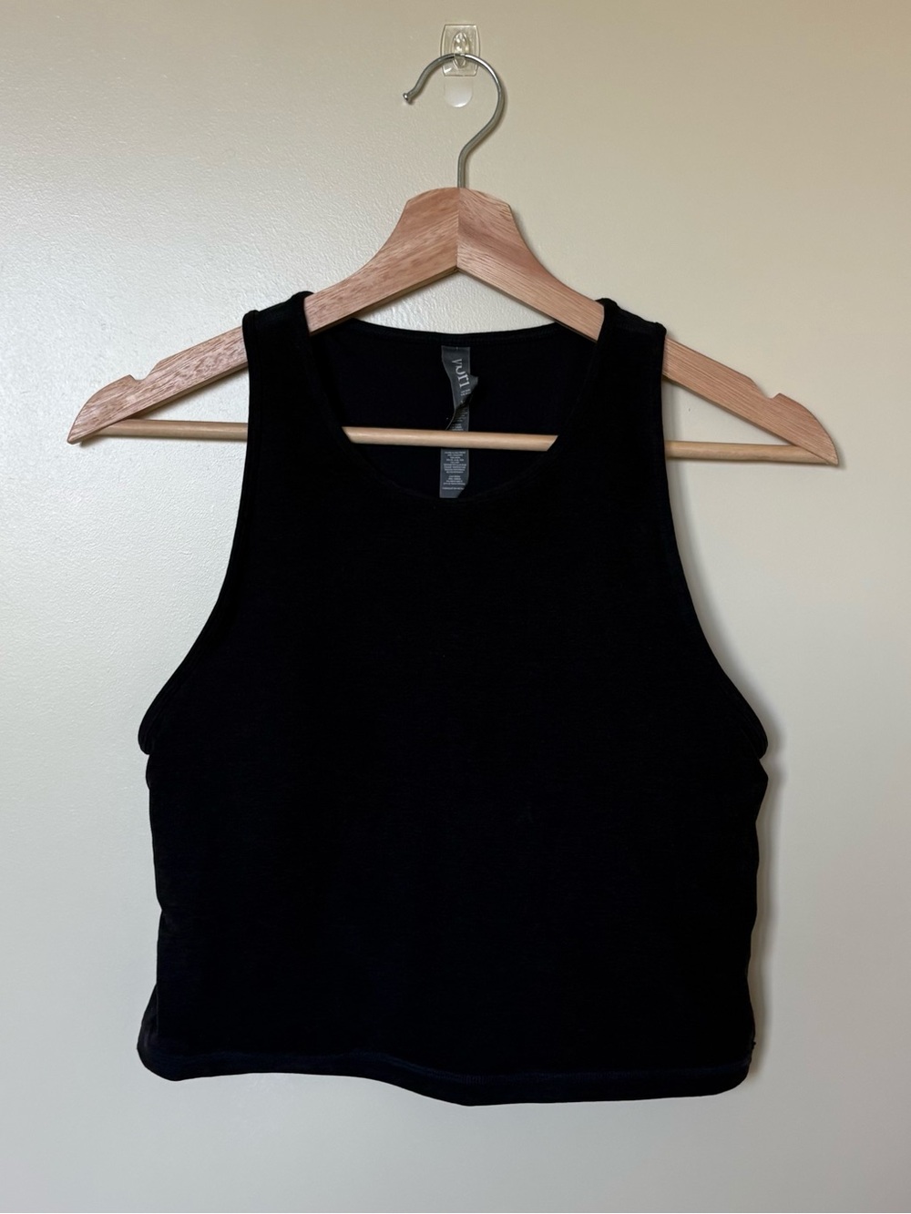 Vuori Women’s Cropped Athletic Black Halter Top